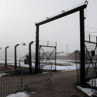 Giorno della Memoria, Meloni: "Pagina buia, condanniamo complicità del regime fascista"