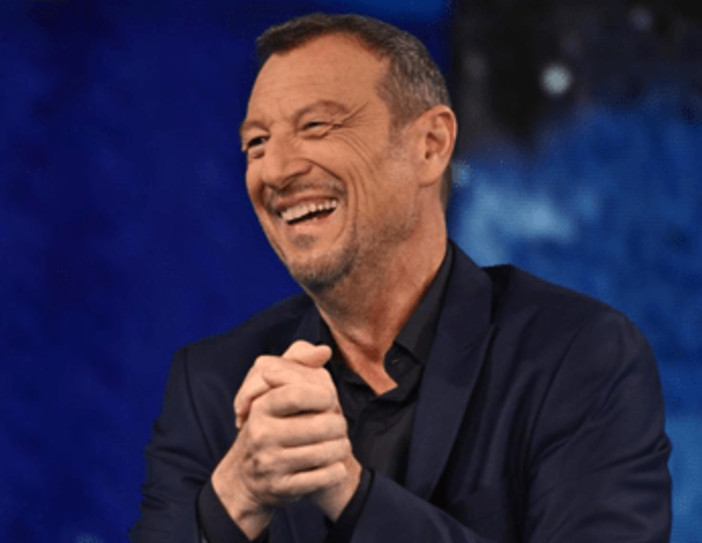 Amadeus è il quarto giudice del serale di 'Amici 25', il video-annuncio Amadeus è il quarto giudice del serale di 'Amici 25', il video-annuncio