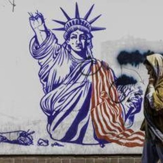 Iran, Wsj: possibile attacco Usa, Trump avvia 'discussioni preliminari'