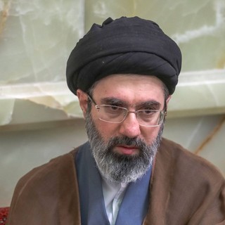 Iran, Khamenei accusa l’Occidente di guerra ibrida per creare divisioni interne