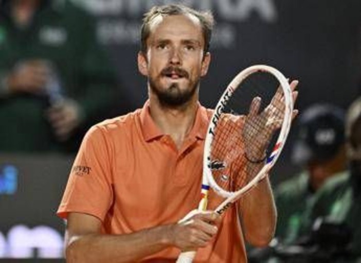 Internazionali, Medvedev batte Landaluce e raggiunge Sinner in semifinale Internazionali, Medvedev batte Landaluce e raggiunge Sinner in semifinale
