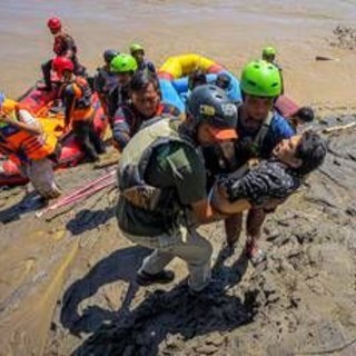 Asia colpita da inondazioni e frane, oltre 1.000 vittime: Sri Lanka e Indonesia in ginocchio