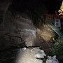 Muro di contenimento crolla su una palazzina a Formello, un morto e due feriti