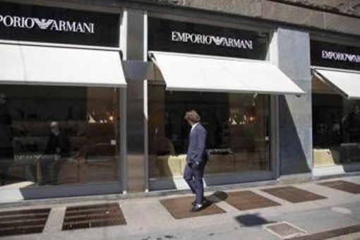 Milano Fashion Week, oggi la prima sfilata Emporio Armani dopo la morte di re Giorgio Milano Fashion Week, oggi la prima sfilata Emporio Armani dopo la morte di re Giorgio