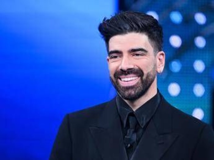 Sanremo 2026, Gianluca Gazzoli chi è: sul palco con le Nuove Proposte Sanremo 2026, Gianluca Gazzoli chi è: sul palco con le Nuove Proposte