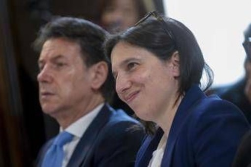 Campo largo, Conte risponde a Schlein: "Si va alle primarie, non c'è alternativa" Campo largo, Conte risponde a Schlein: "Si va alle primarie, non c'è alternativa"