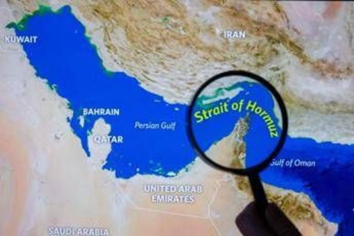 Iran, l'esperto: "Pedaggi e restrizioni a Hormuz senza base nel diritto internazionale" Iran, l'esperto: "Pedaggi e restrizioni a Hormuz senza base nel diritto internazionale"