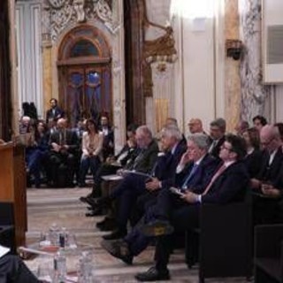 Tlc: ogni euro investito in fibra ottica genera 4,4 euro di pil Tlc: ogni euro investito in fibra ottica genera 4,4 euro di pil