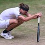 Zverev, paura ad Halle: malessere contro Fritz, poi perde la partita Zverev, paura ad Halle: malessere contro Fritz, poi perde la partita