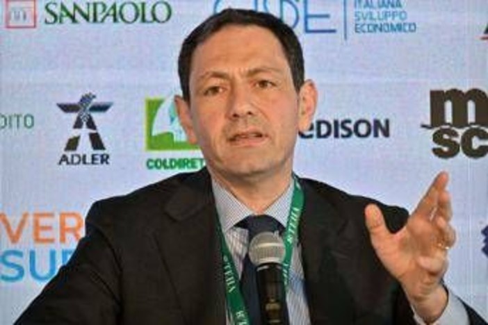 Ue, Razza (FdI): "Su tabacco riscaldato si adotti approccio scientifico" Ue, Razza (FdI): "Su tabacco riscaldato si adotti approccio scientifico"