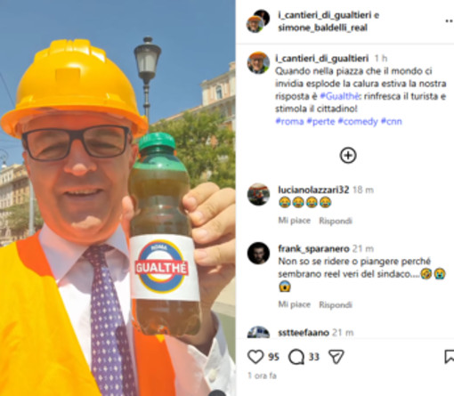 L'azzurro Baldelli e la parodia di Gualtieri: "Quando in piazza esplode calura bevete tè Gualthè..." L'azzurro Baldelli e la parodia di Gualtieri: "Quando in piazza esplode calura bevete tè Gualthè..."