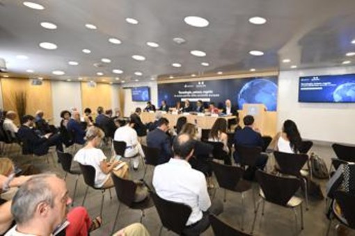 Digitale, la sovranità europea passa da reti, cloud, AI e cybersicurezza Digitale, la sovranità europea passa da reti, cloud, AI e cybersicurezza