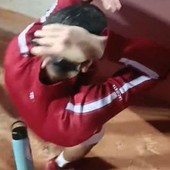 Djokovic colpito in testa da borraccia agli Internazionali d'Italia - Video