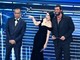 Sanremo 2026, ascolti in calo: 9,6 milioni di spettatori e 58% di share per prima serata Sanremo 2026, ascolti in calo: 9,6 milioni di spettatori e 58% di share per prima serata
