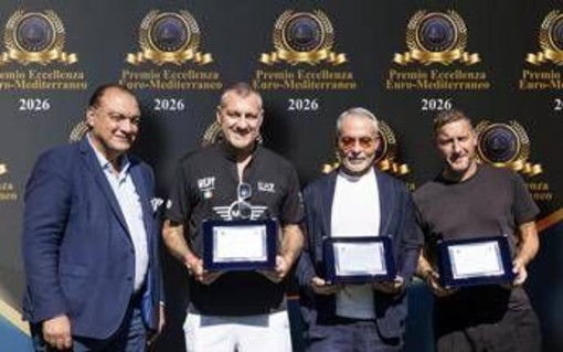 Totti e Vieri ricevono premio Eccellenza Euro Mediterraneo: "Roma-Real Madrid? Gasperini giocherà per vincere" Totti e Vieri ricevono premio Eccellenza Euro Mediterraneo: "Roma-Real Madrid? Gasperini giocherà per vincere"