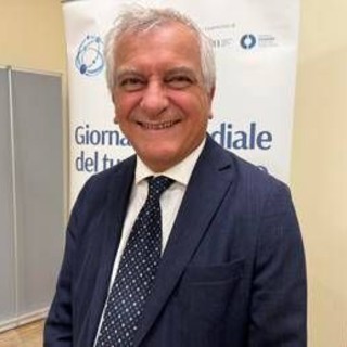 Oncologo Pignata: "Cancro ovaio ogni anno colpisce 5.500 donne, 15 al giorno" Oncologo Pignata: "Cancro ovaio ogni anno colpisce 5.500 donne, 15 al giorno"