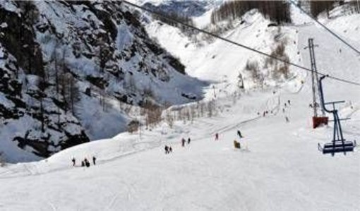 Incidente funivia a Macugnaga, 2 feriti e 100 persone bloccate a monte