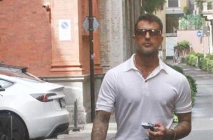 Fabrizio Corona: "Se scendessi in politica mi ispirerei a Beppe Grillo"
