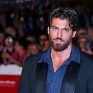 Non solo Can Yaman, almeno 7 vip tra fermi nel maxi-blitz per droga e prostituzione