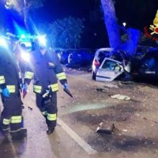 Auto contro albero a Forlì, morte due ragazze Auto contro albero a Forlì, morte due ragazze