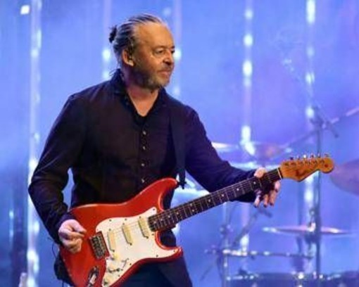 Papà a 64 anni, la rock star anni '80 dà il benvenuto al suo terzo figlio