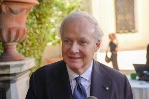 Intesa Sanpaolo, Lucchini: "Lo spot mostra i nostri valori, la banca è vicina alle persone e alle piccole e grandi imprese" Intesa Sanpaolo, Lucchini: "Lo spot mostra i nostri valori, la banca è vicina alle persone e alle piccole e grandi imprese"