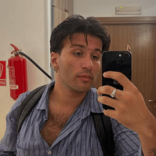 Eddie Brock a Sanremo 2026, chi è il cantautore romano: dalla reception all'Ariston