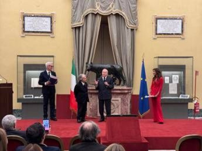 A Renato Brunetta il Premio Laurentum alla Carriera