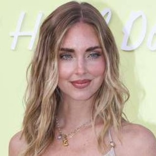 Chiara Ferragni compie 39 anni: "Mi auguro di sentirmi più a casa nella mia vita" Chiara Ferragni compie 39 anni: "Mi auguro di sentirmi più a casa nella mia vita"