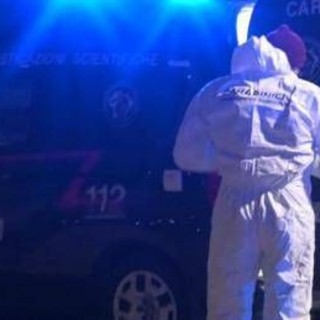 Asti, uccide ex moglie e compagno a roncolate e poi si toglie la vita gettandosi dal castello