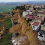 Frana a Niscemi, il sindaco agli abitanti: "State a casa"