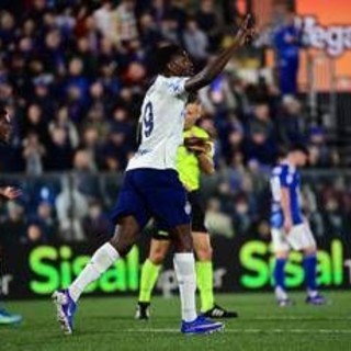 Como-Inter 3-4, Chivu batte Fabregas in rimonta e vola a +9 sul Napoli