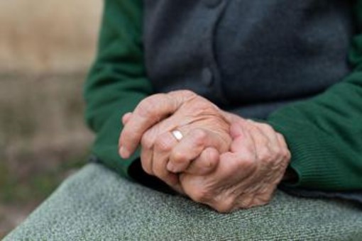 Si allena, beve birra e va a ballare: i segreti di una donna di 101 anni Si allena, beve birra e va a ballare: i segreti di una donna di 101 anni