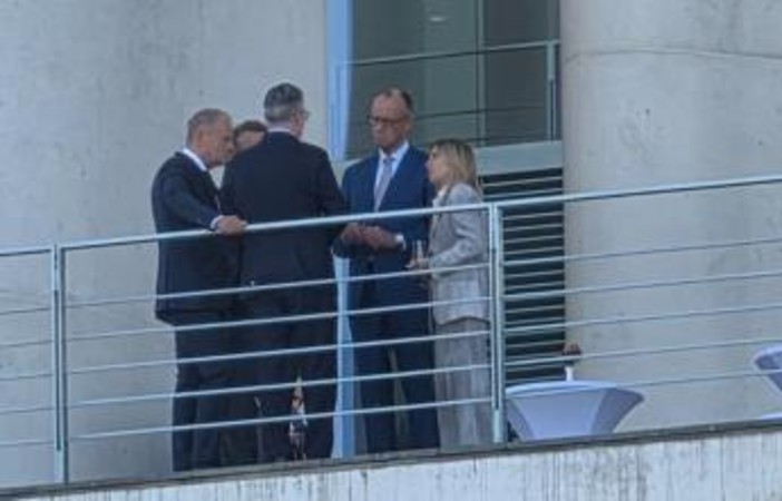 Nato, Meloni a Berlino per il vertice E5: summit con Merz, Starmer, Macron e Tusk