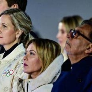 Milano Cortina, cala il sipario: Meloni applaude gli azzurri, bandiera olimpica passa alla Francia Milano Cortina, cala il sipario: Meloni applaude gli azzurri, bandiera olimpica passa alla Francia