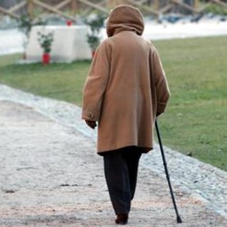 Ruba 115mila sterline, per restiuirle deve... vendere casa: la storia di una bisnonna Ruba 115mila sterline, per restiuirle deve... vendere casa: la storia di una bisnonna