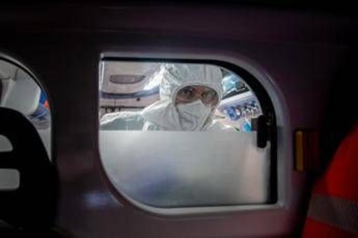 Hantavirus, ministero Salute: attivati protocolli di sorveglianza su 4 passeggeri del volo Klm passati per Roma. Ora si trovano in Calabria, Campania, Toscana e Veneto Hantavirus, ministero Salute: attivati protocolli di sorveglianza su 4 passeggeri del volo Klm passati per Roma. Ora si trovano in Calabria, Campania, Toscana e Veneto