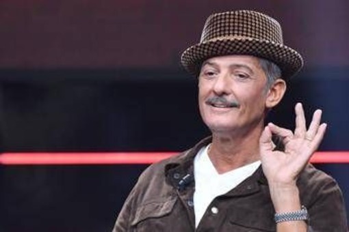 L'ironia di Fiorello su Rubio a Roma: "In regalo alla Meloni perizoma di Stato" L'ironia di Fiorello su Rubio a Roma: "In regalo alla Meloni perizoma di Stato"