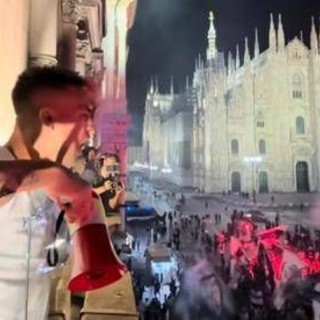 Inter, la lunga notte della festa scudetto: Lautaro e Thuram superstar in Piazza Duomo Inter, la lunga notte della festa scudetto: Lautaro e Thuram superstar in Piazza Duomo