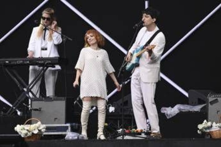 Sanremo 2026, chi sono Maria Antonietta e Colombre: la nuova coppia d'autore in gara Sanremo 2026, chi sono Maria Antonietta e Colombre: la nuova coppia d'autore in gara