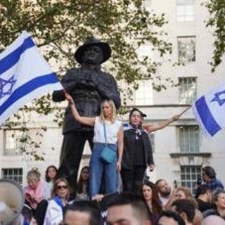 "Epidemia d'odio contro ebrei nel Regno Unito, il peggio deve ancora arrivare", l'allarme del presidente della United Synagogue "Epidemia d'odio contro ebrei nel Regno Unito, il peggio deve ancora arrivare", l'allarme del presidente della United Synagogue