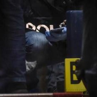 Forlì, ucciso a coltellate dopo una lite nella notte: un sospettato Forlì, ucciso a coltellate dopo una lite nella notte: un sospettato