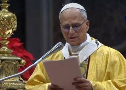 Papa Leone alla messa di Natale: "No a economia distorta che tratta uomini come merce, basta violenza e sopraffazione" Papa Leone alla messa di Natale: "No a economia distorta che tratta uomini come merce, basta violenza e sopraffazione"