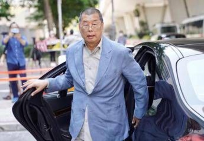 Hong Kong, Jimmy Lai condannato a 20 anni per collusione e sedizione