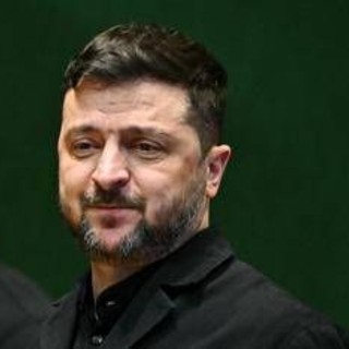 Ucraina, le mosse di Zelensky: elezioni e referendum su pace entro maggio