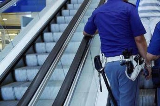 Milano, rissa tra 10 persone in stazione Certosa: 23enne accoltellato muore nella notte Milano, rissa tra 10 persone in stazione Certosa: 23enne accoltellato muore nella notte