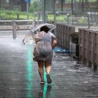 Italia tra sole e acquazzoni, più caldo ma arriva la pioggia: le previsioni meteo Italia tra sole e acquazzoni, più caldo ma arriva la pioggia: le previsioni meteo