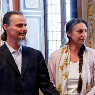 Fuori dal coro, oggi 24 maggio: intervista esclusiva a Nathan, padre della 'famiglia nel bosco'﻿