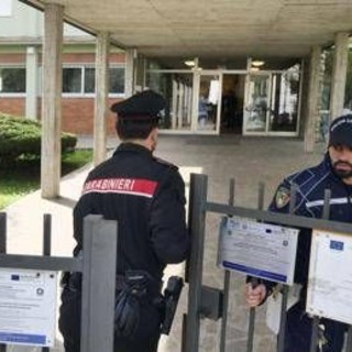 Insegnante accoltellata da studente a Bergamo, Bertolaso: "Salvata da trasfusione in elicottero" Insegnante accoltellata da studente a Bergamo, Bertolaso: "Salvata da trasfusione in elicottero"