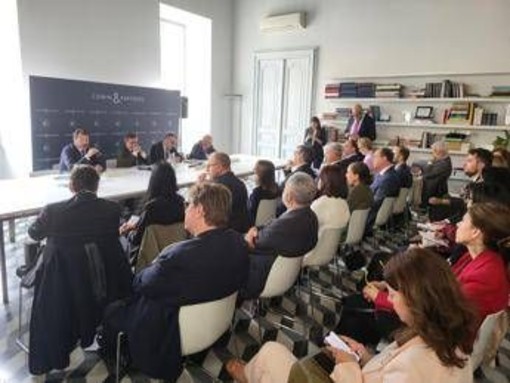 Osservatorio Manageritalia, maggiori indicatori economici legati a settore servizi Osservatorio Manageritalia, maggiori indicatori economici legati a settore servizi
